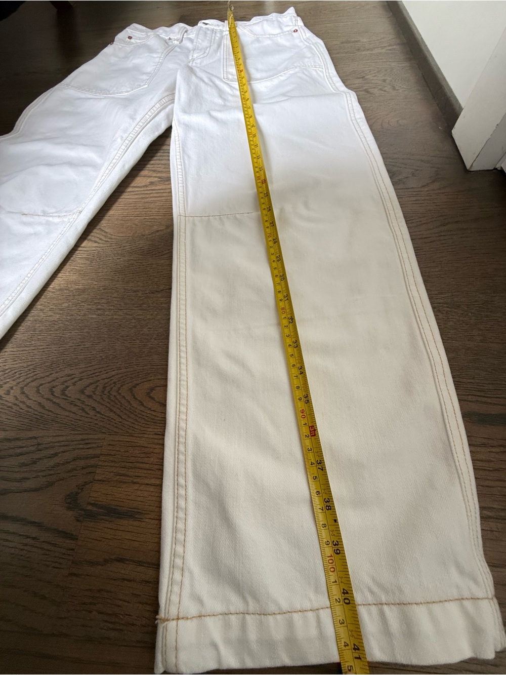 NWOT Gap Barrel Carpenter jeans in off-white. Size 28. Very flattering. - Picture 9 of 10